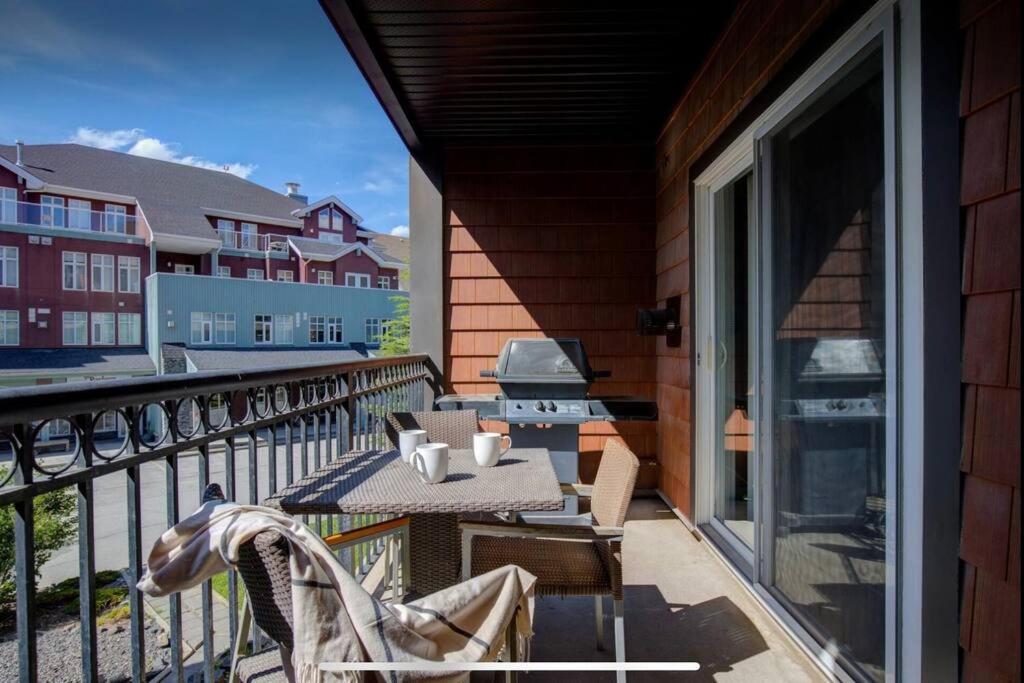 Cozy One Bedroom Condo With Indoor Pool And Hottub キャンモア エクステリア 写真