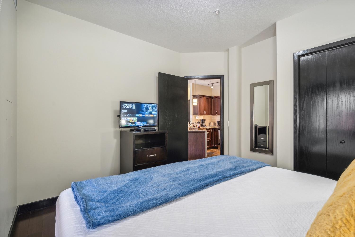 Cozy One Bedroom Condo With Indoor Pool And Hottub キャンモア エクステリア 写真