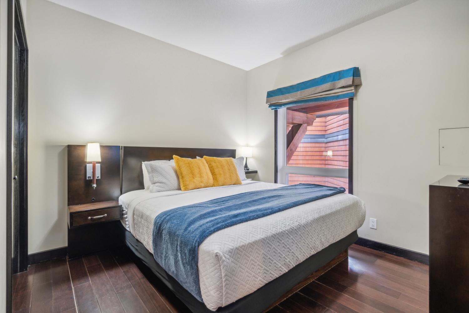 Cozy One Bedroom Condo With Indoor Pool And Hottub キャンモア エクステリア 写真