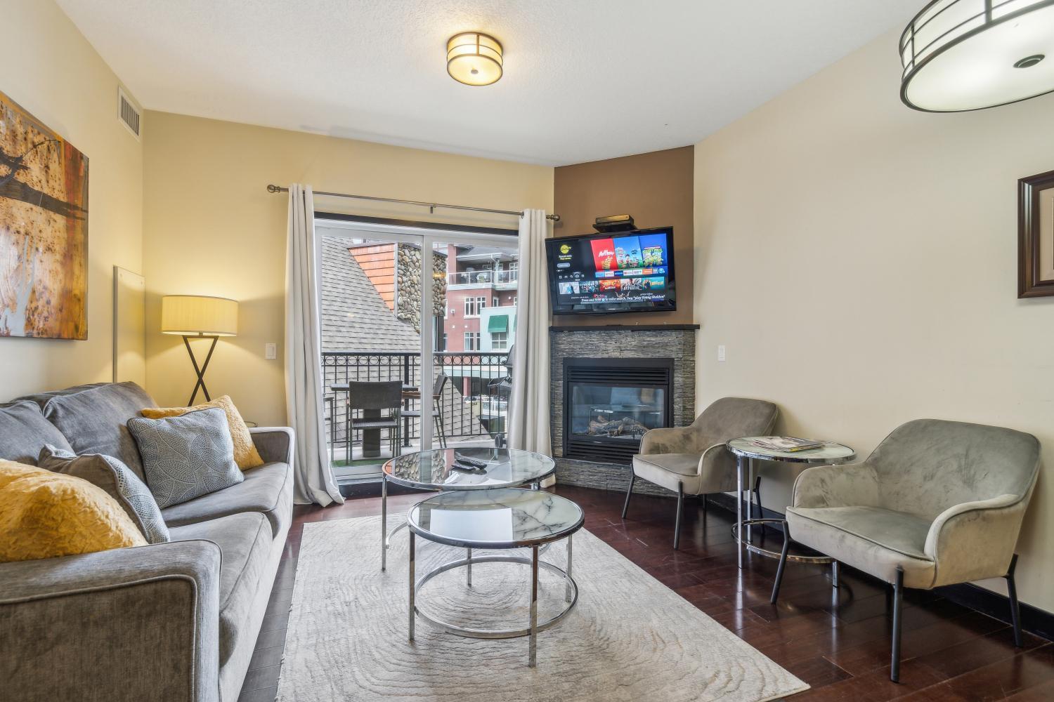 Cozy One Bedroom Condo With Indoor Pool And Hottub キャンモア エクステリア 写真