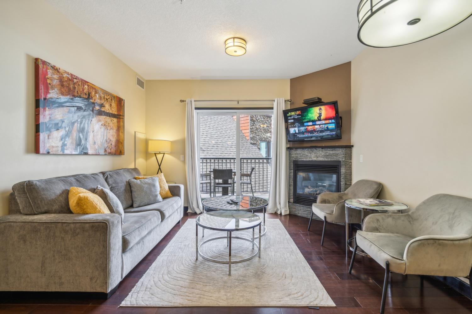 Cozy One Bedroom Condo With Indoor Pool And Hottub キャンモア エクステリア 写真